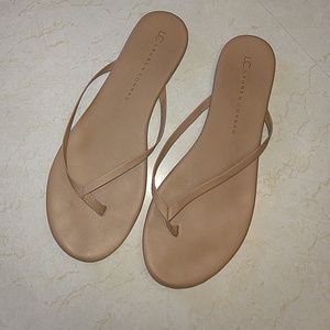 LC Lauren Conrad nude flip flops